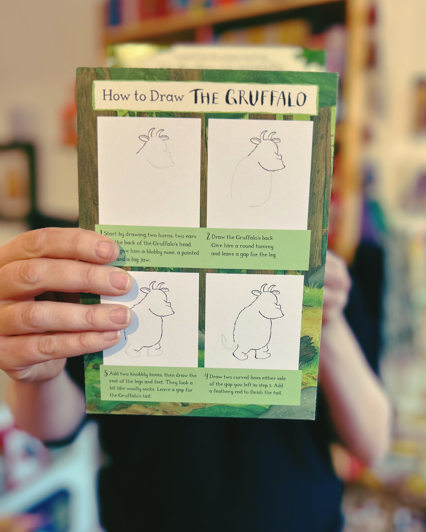 Gruffalo Crumble and Other Recipes: The Gruffalo Cookbook WITH GRUFFALO PIN AND COLOURING SHEET